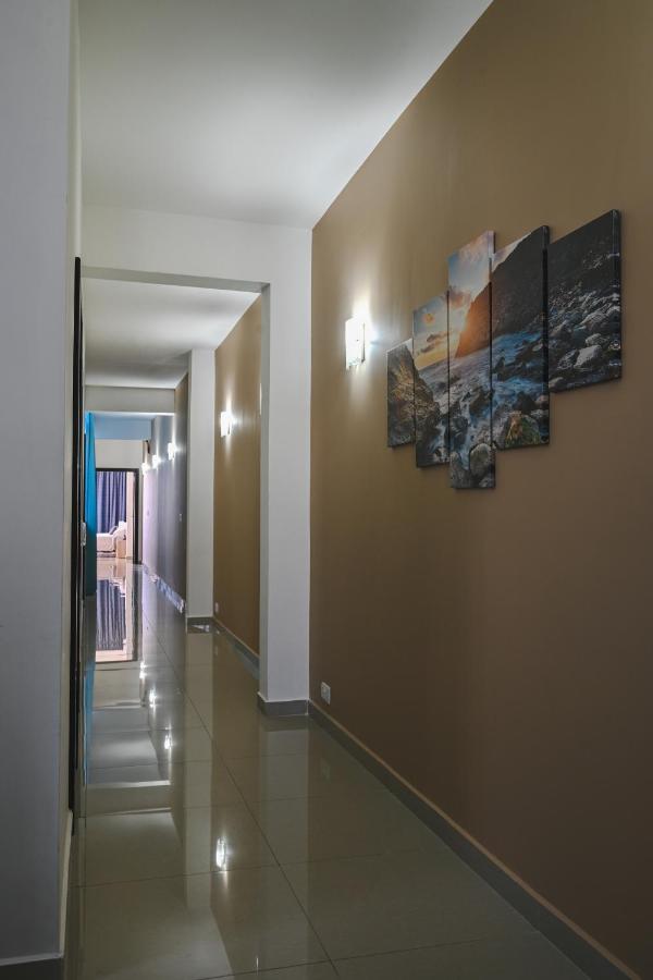 Anici Crt Penthouse 4 - With Private Rooftop Pool Victoria Extérieur photo