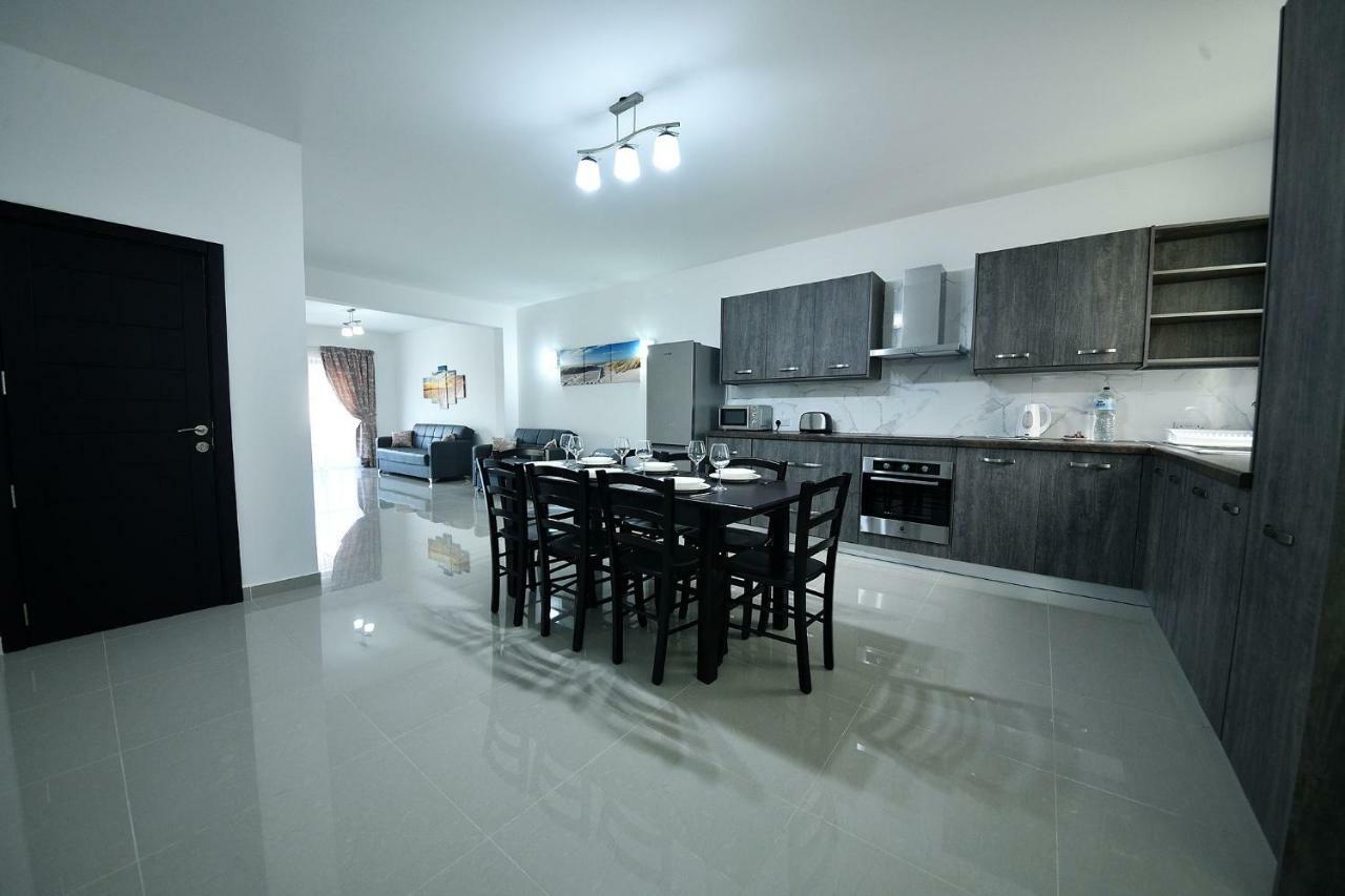 Anici Crt Penthouse 4 - With Private Rooftop Pool Victoria Extérieur photo