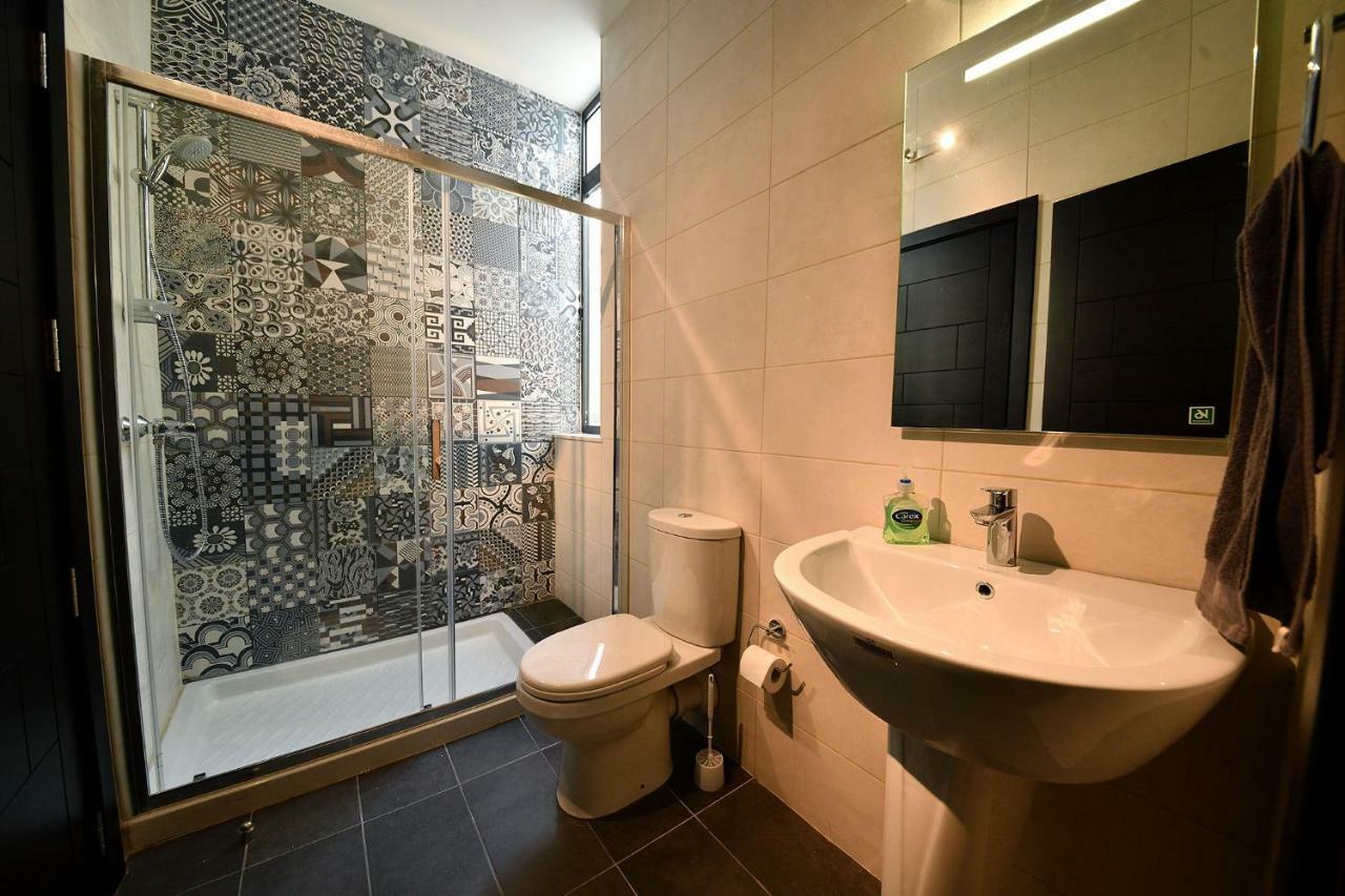 Anici Crt Penthouse 4 - With Private Rooftop Pool Victoria Extérieur photo
